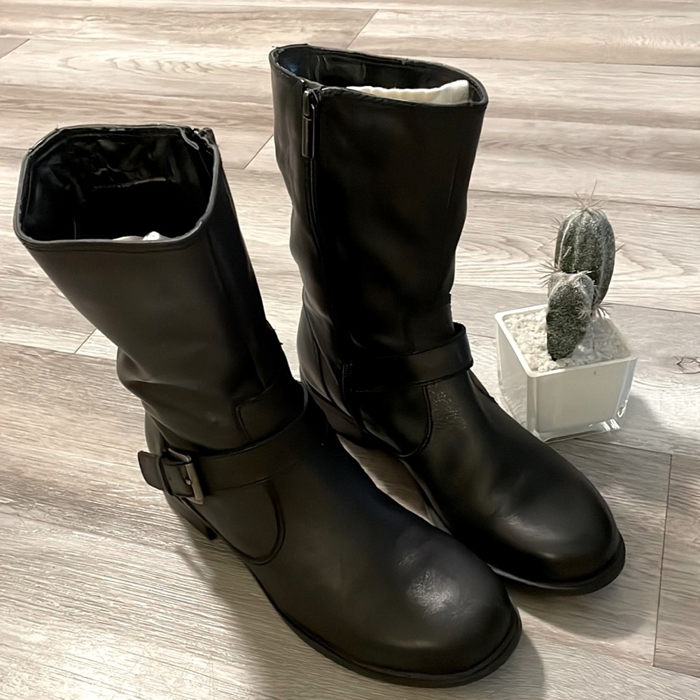 Bandolino Motorcycle boots with buckle 7 1/2M🕶⭐️💥